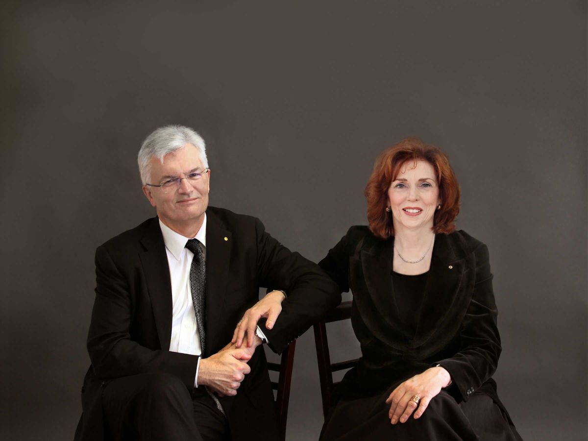 Who is Glyn Davis Wife? Who is Margaret Gardner? Kids & Dating History 1 Who is Glyn Davis Wife?